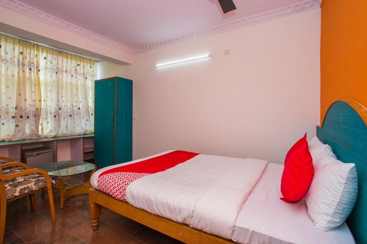 Oyo 16123 Chandana Deluxe Bangalore Dış mekan fotoğraf