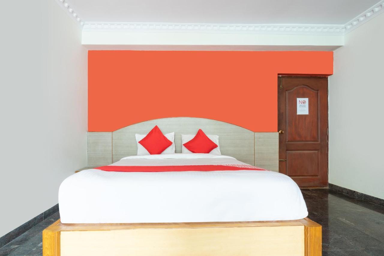 Oyo 16123 Chandana Deluxe Bangalore Dış mekan fotoğraf