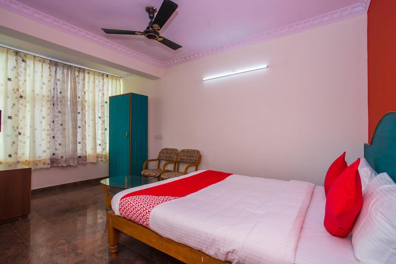 Oyo 16123 Chandana Deluxe Bangalore Dış mekan fotoğraf