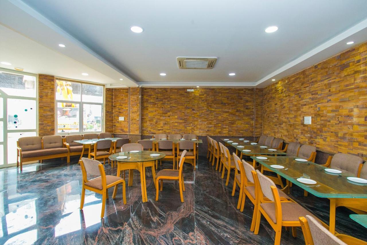 Oyo 16123 Chandana Deluxe Bangalore Dış mekan fotoğraf